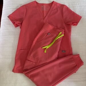 Figs scrubs